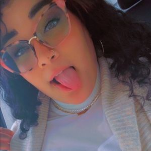 Meet your Posher, Lania